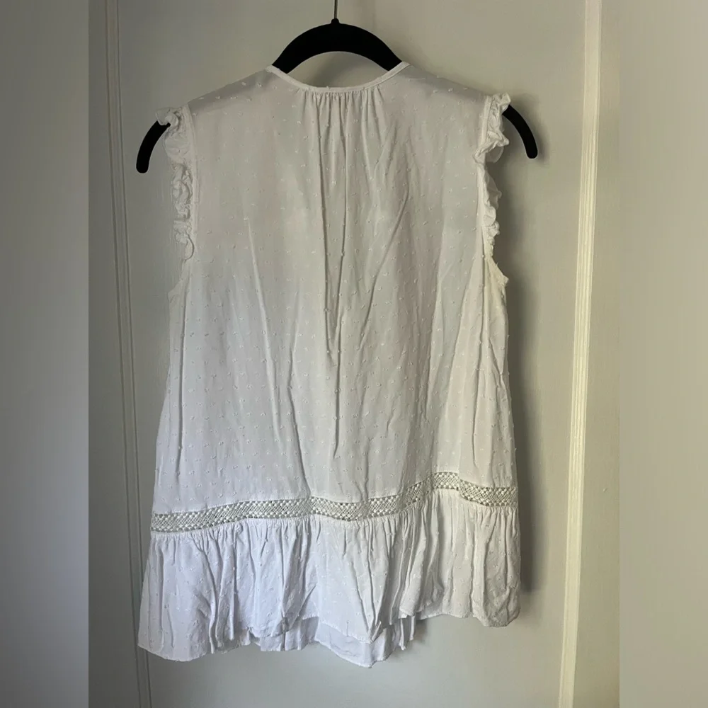 kate spade White Eyelet Tie-Front Sleeveless Blouse - Size Small